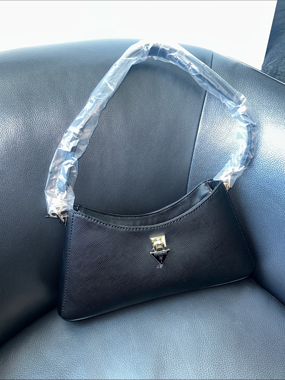 Guess Shoulder Bag *NEW*
